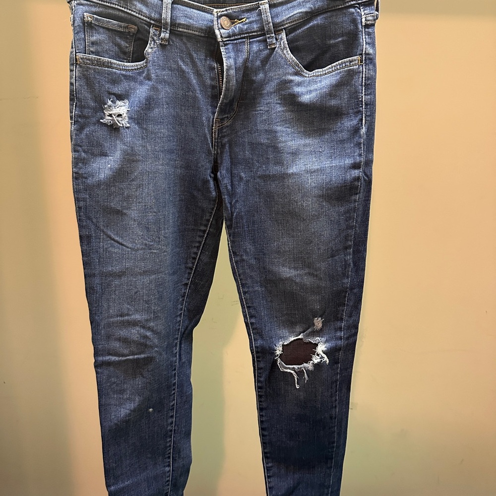 Levi’s 710 Super Skinny Women’s Distressed Blue Jeans
